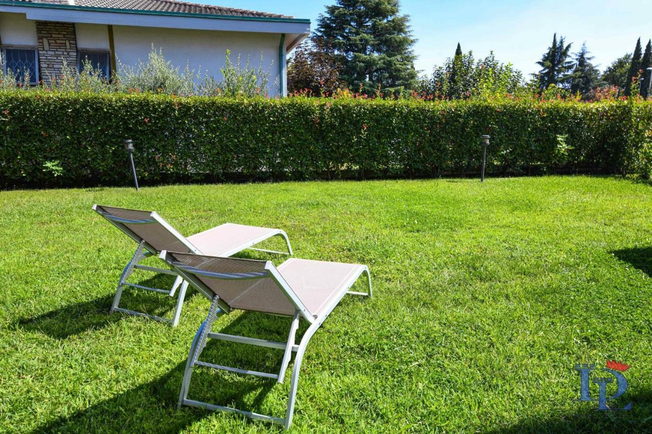 Desenzanoloft Official Partner Marriott Homes & Villas - Bea House, Sirmione With Private Garden And Share Pool ภายนอก รูปภาพ